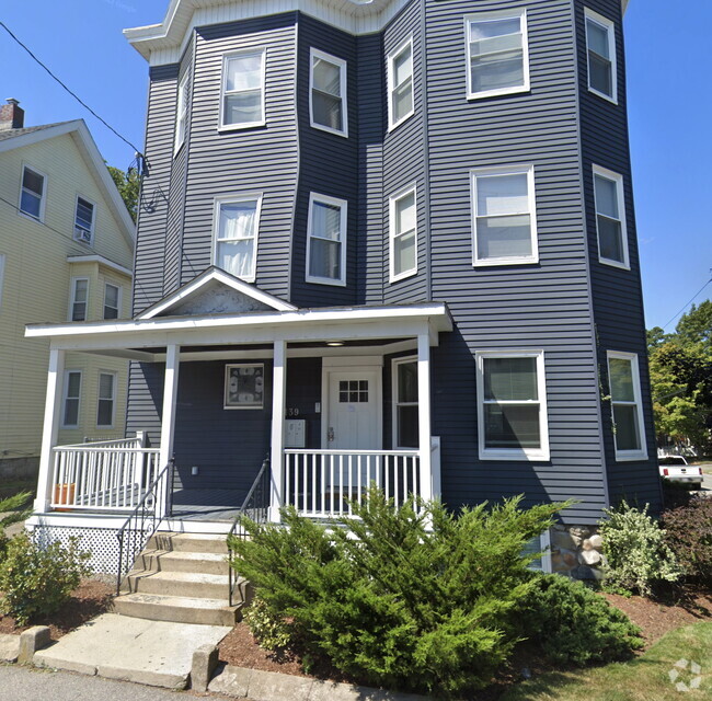 Building Photo - 139 Adams St