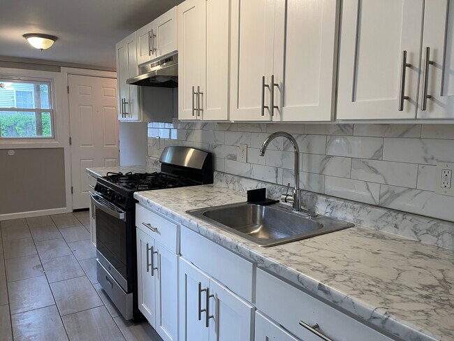 Foto del edificio - 690 S 18th St