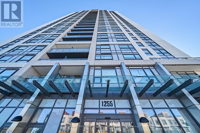 Building Photo - 1255-1255 Bayly St