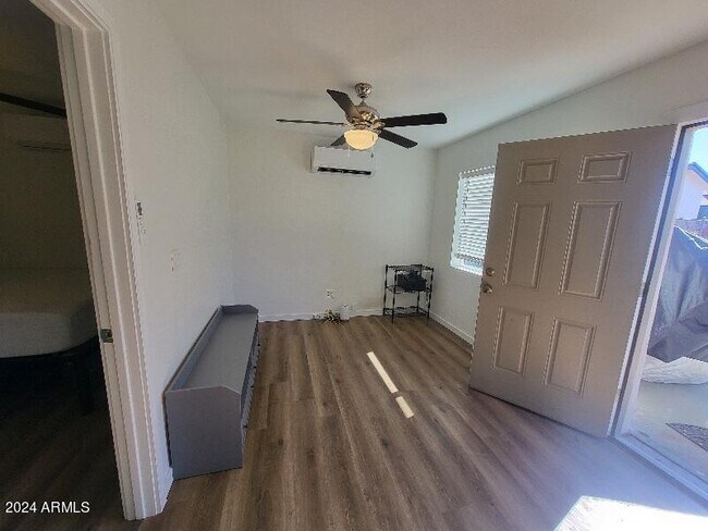 Foto del edificio - 1522 W Polk St