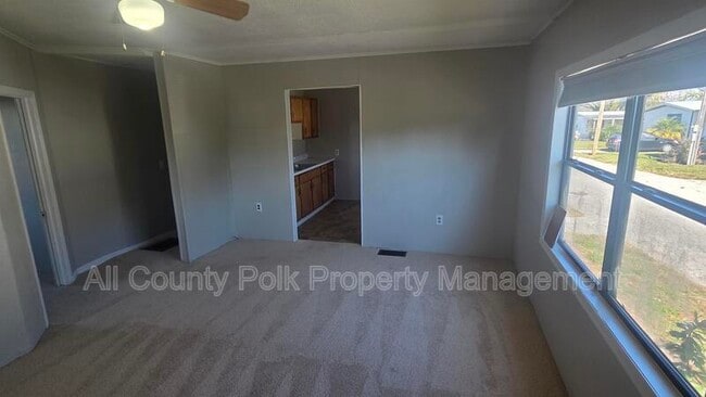 Foto del edificio - 2735 W 10th St