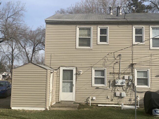 Building Photo - 701 Valerie Ln