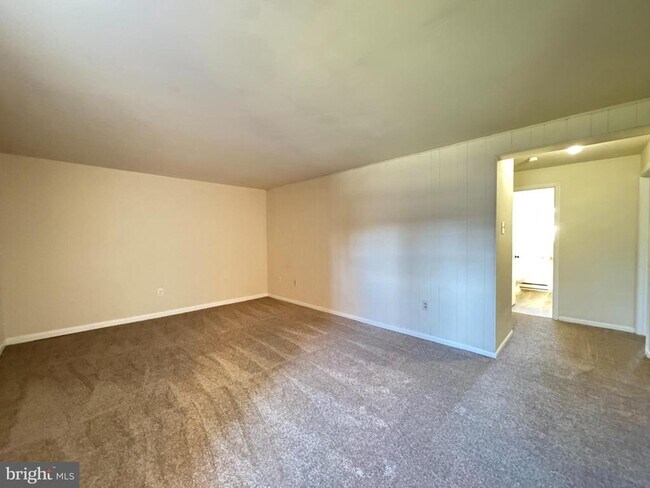 Foto del edificio - 7 Orchard Hills Dr