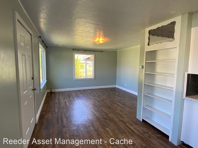 Foto del edificio - 1 br, 1 bath House - 420 North 500 West