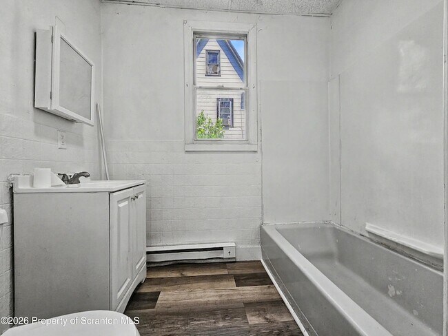 Building Photo - 602 Prospect Ave