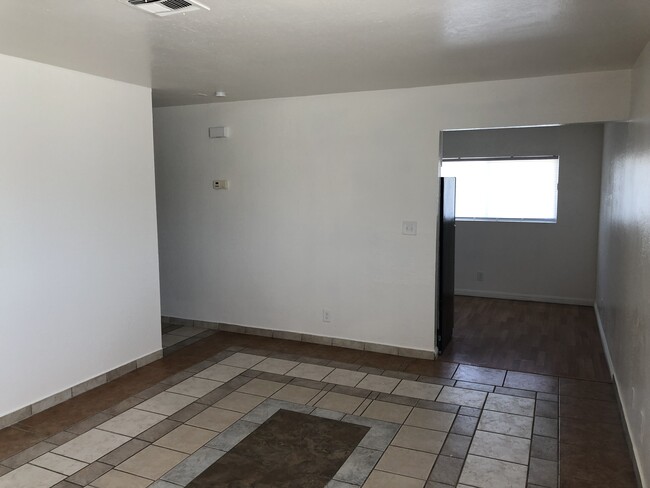 Foto del edificio - 2335 Daley St