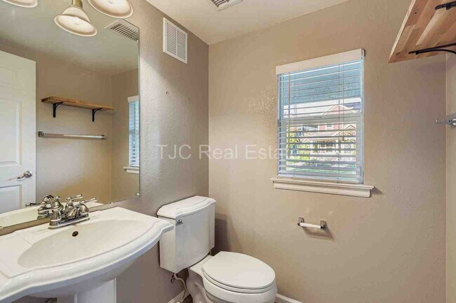 Building Photo - 3399 Florence Way