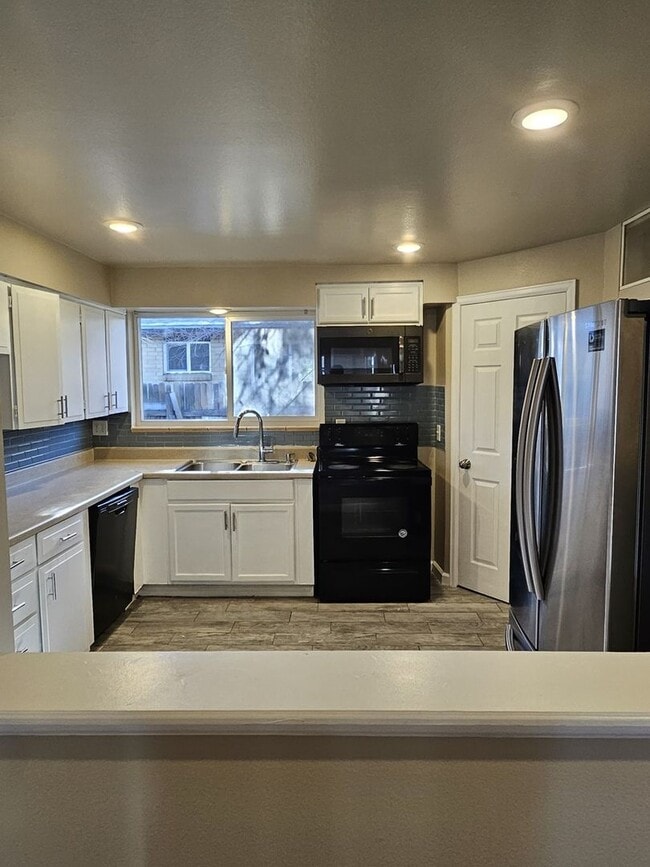 Foto del edificio - 1371 Xanadu St