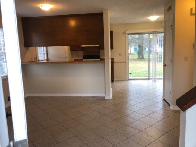 Building Photo - 6714 Woodwedge Dr