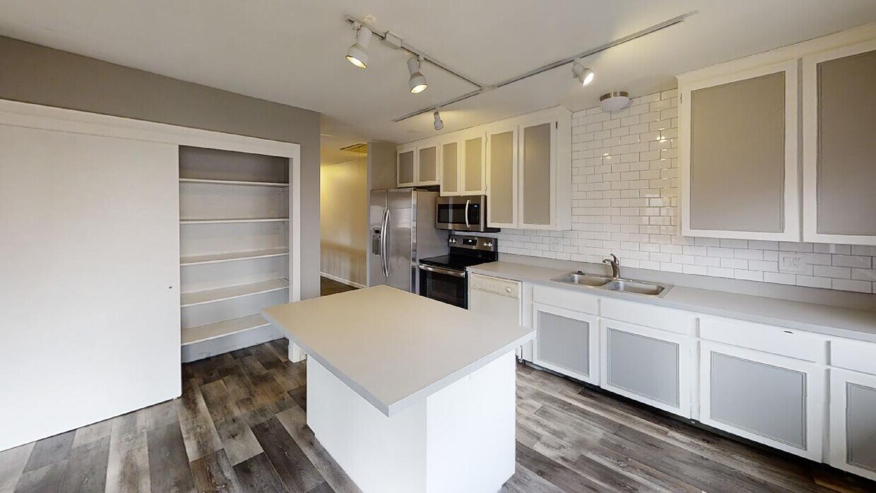 Foto principal - 1309 Holland Park Blvd