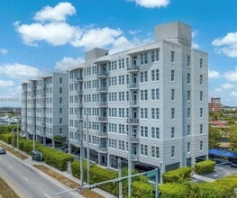 Building Photo - 1791 NE Miami Gardens Dr