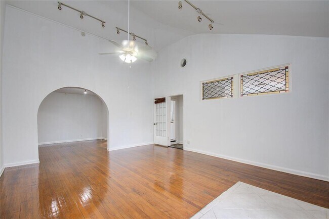 Foto del edificio - 5311 Palmetto St