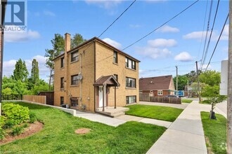 Building Photo - 102 Sydney St N