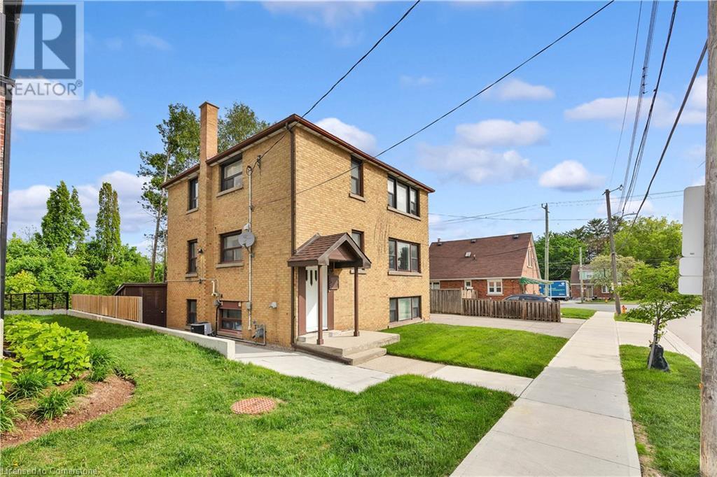 Primary Photo - 102 Sydney St N