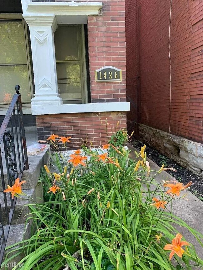 Foto del edificio - 2 br, 1 bath Triplex - 1426 South 1st Stre...