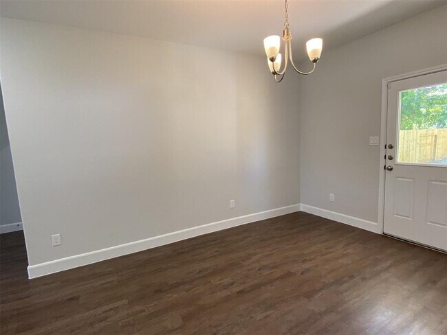 Foto del edificio - 8457 Tate St