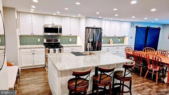 Foto del edificio - 18 Hopton Ct