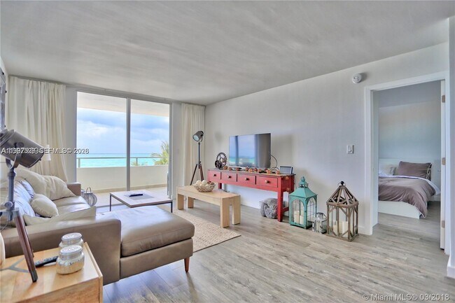 Foto del edificio - 5555 Collins Ave