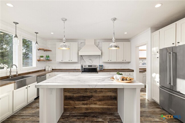 Building Photo - 2301 Wegner Rd