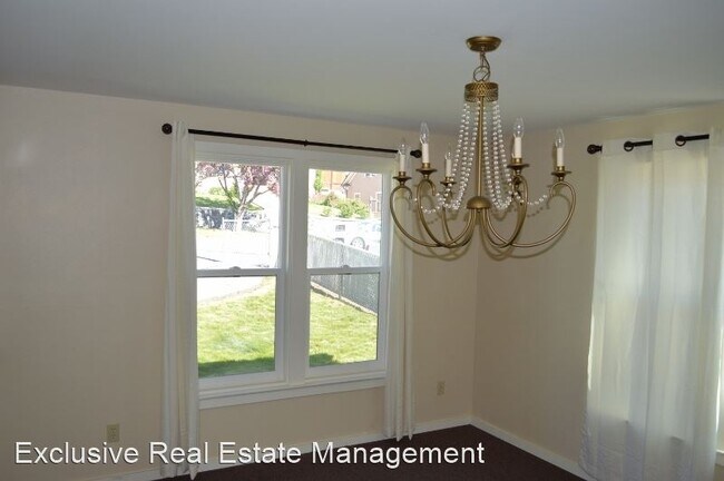 Foto del edificio - 3 br, 1 bath House - 216 Pine Street