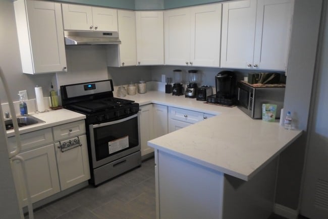 Building Photo - 3155 E Pearl Dr