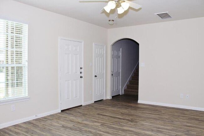 Foto del edificio - 12339 Roy Mix Bohn Ln