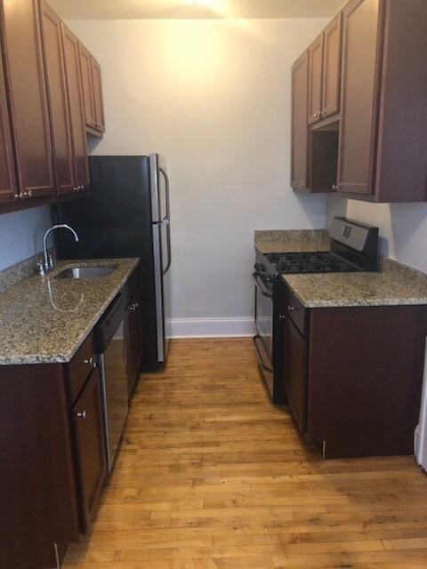 Foto del edificio - 1303 Elmwood Ave