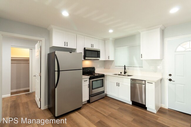 Building Photo - 1 br, 1 bath Apartment - 4786 E Malta Stre...
