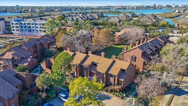 Foto del edificio - 727 Davis Rd