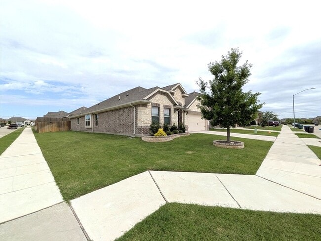 Building Photo - 14601 Little Water Dr