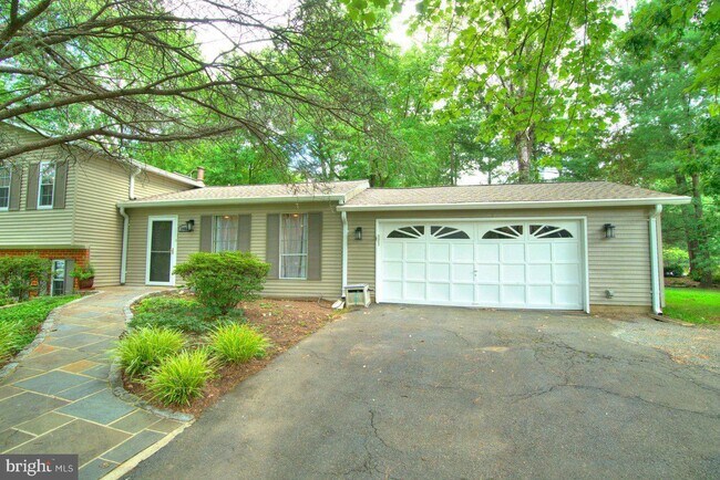 Foto del edificio - 2405 Earlsgate Ct