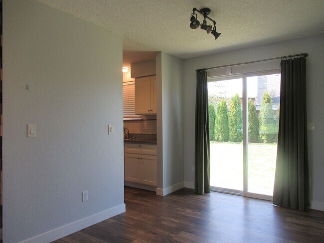 Foto del edificio - APPROVED APPLICATION-Light and bright 3 be...