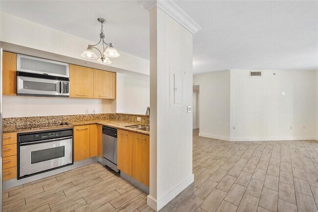 Foto del edificio - 9066 SW 73rd Ct