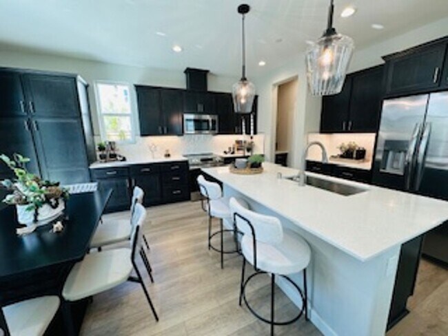 Building Photo - $2,595 Tesoro Viejo, Award Winning Communi...