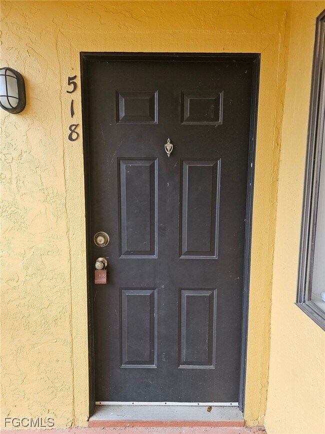 Foto del edificio - 2875 Winkler Ave