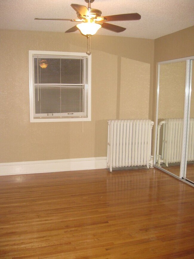 Building Photo - 628-11TH