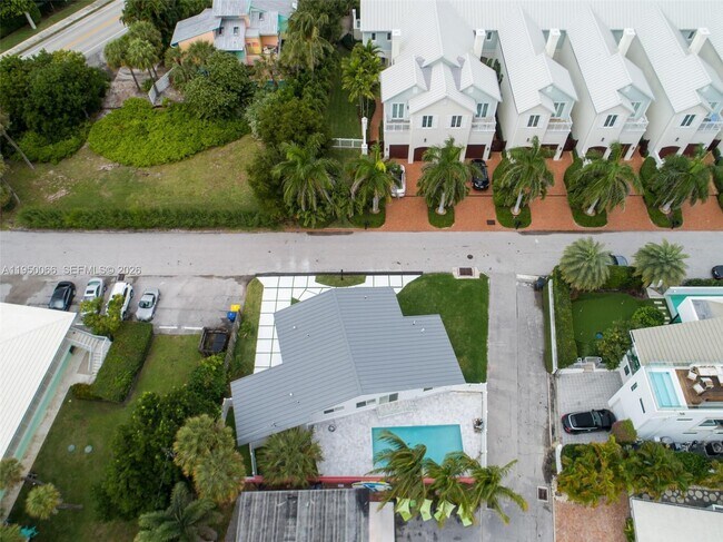 Foto del edificio - 12 Adams Rd