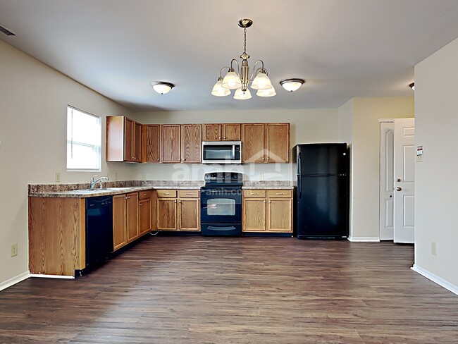 Building Photo - 10715 Inspiration Dr