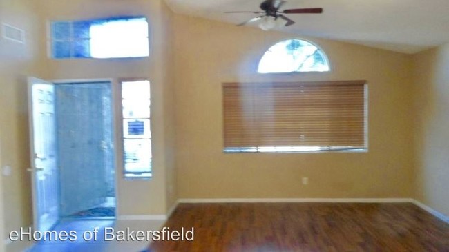 Building Photo - 4015 Rio Viejo Dr