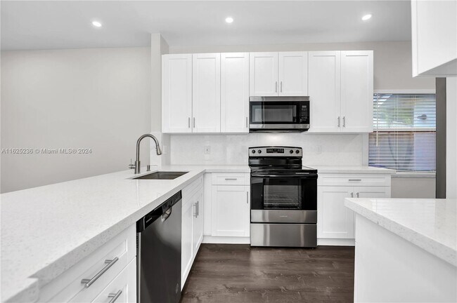 Building Photo - 17708 SW 28th St