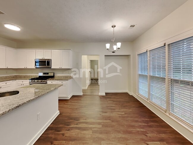 Foto del edificio - 3075 Kings Dr