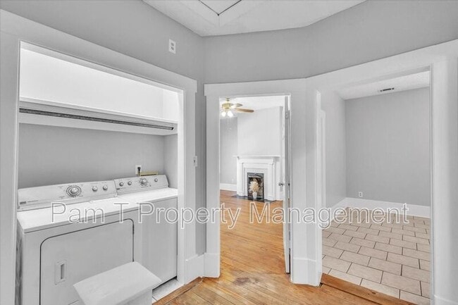 Building Photo - 527 E 38th St