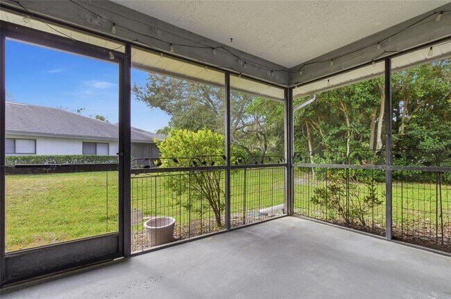 Foto del edificio - 2701 Countryside Blvd