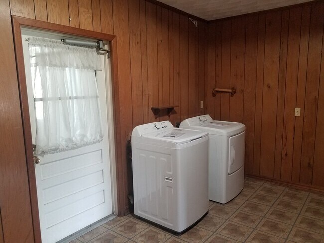 Foto del edificio - EB JV Jared 107