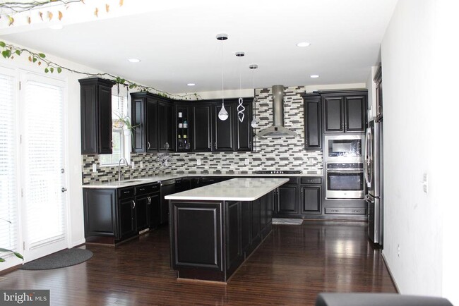 Foto del edificio - 42385 Abney Wood Dr