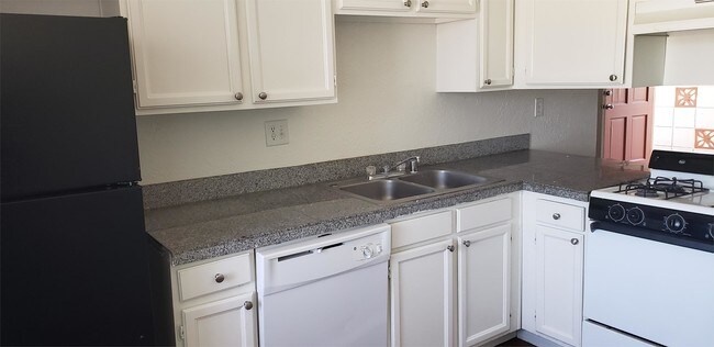 Building Photo - 2417 E Campbell Ave