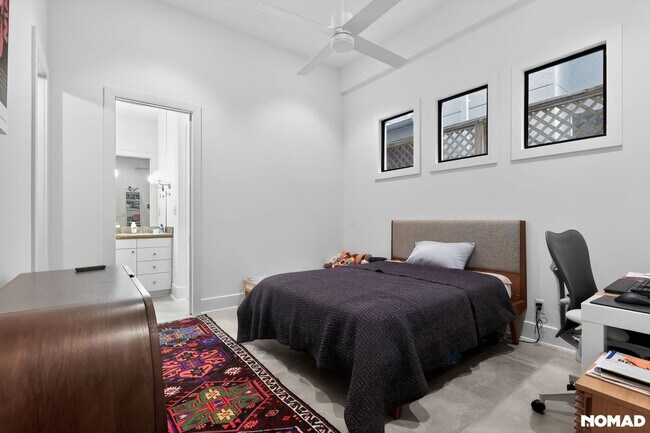 Foto del edificio - 2225 Hopkins St