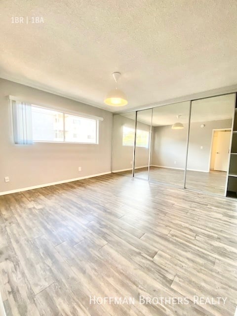 Building Photo - 10537 Rose Ave