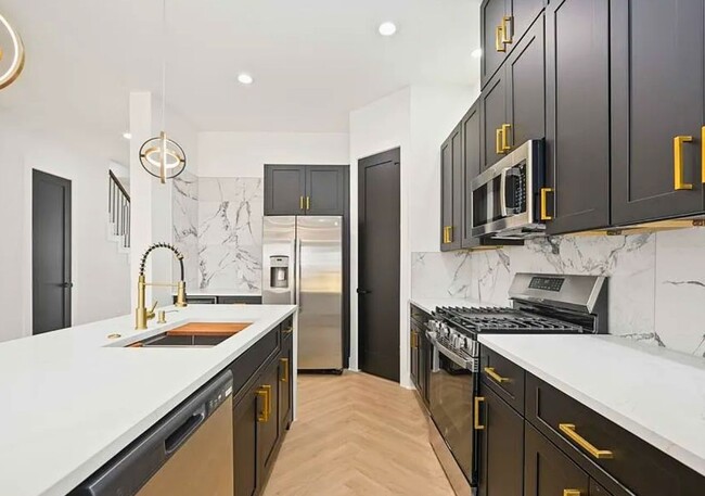 Foto del edificio - 4117 Shelby Cir