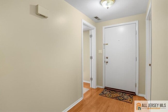 Building Photo - 73 Tennyson Dr